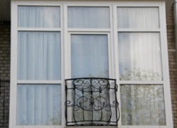 Скління балкона французьке в Києві