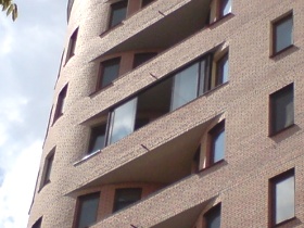 Металопластикові балкони і вікна в багатоквартирному будинку